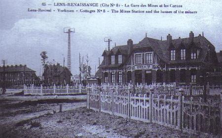 La gare de la Fosse 8 vue de l'extrieur