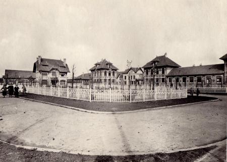 Le groupe scolaire de la cité 8  en 1925