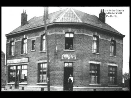  Le café de la Centrale vers 1940.