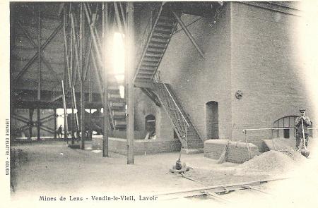 L'intérieur de l'un des lavoirs